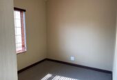 2 bedroom townhouse to rent in Waterval East