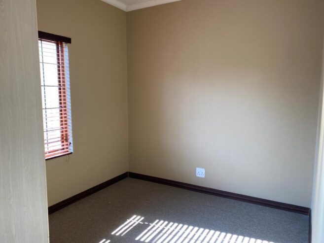 2 bedroom townhouse to rent in Waterval East