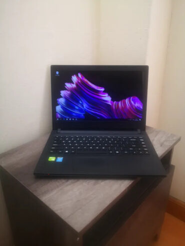 Dell i7 Laptop with charger 30Mar24