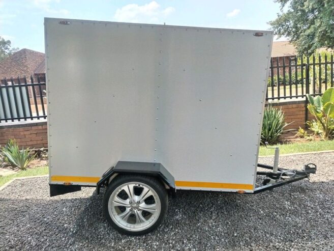 Brand new custom made box body trailer GVM 3500.