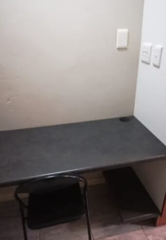 Fully furnished bachelor flat for rent in Pari Park Port Elizabeth