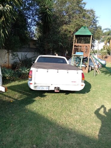 1997 Ford Ranchero XR8, chevrolet 350 engine white, engine overhauled