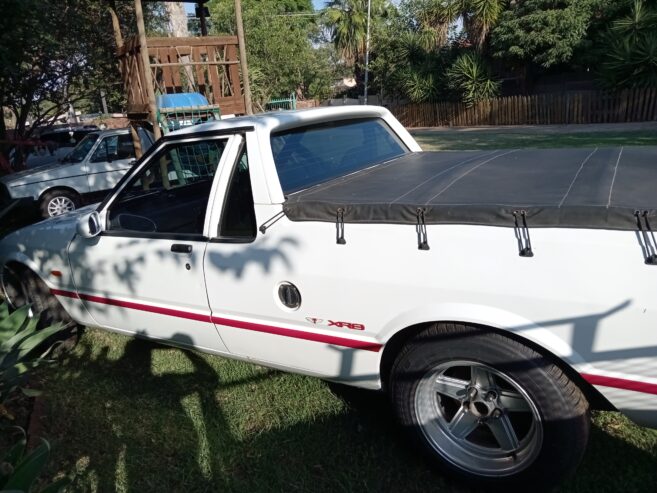 1997 Ford Ranchero XR8, chevrolet 350 engine white, engine overhauled