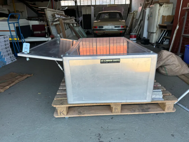 Aluminium box to fit on bakkie for extra packing space