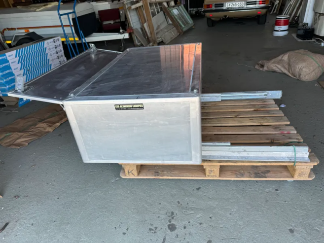 Aluminium box to fit on bakkie for extra packing space