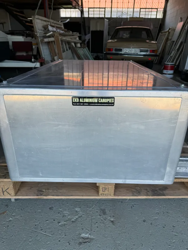 Aluminium box to fit on bakkie for extra packing space