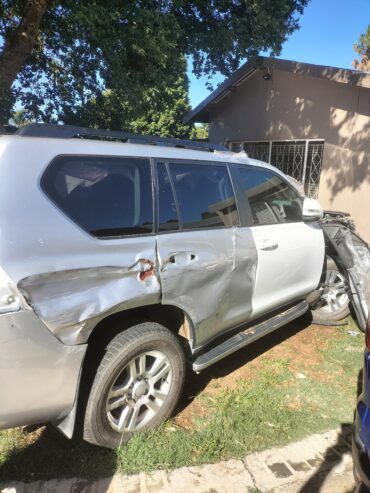 Toyota Prado vx petrol 4 litre petrol stripping for spares