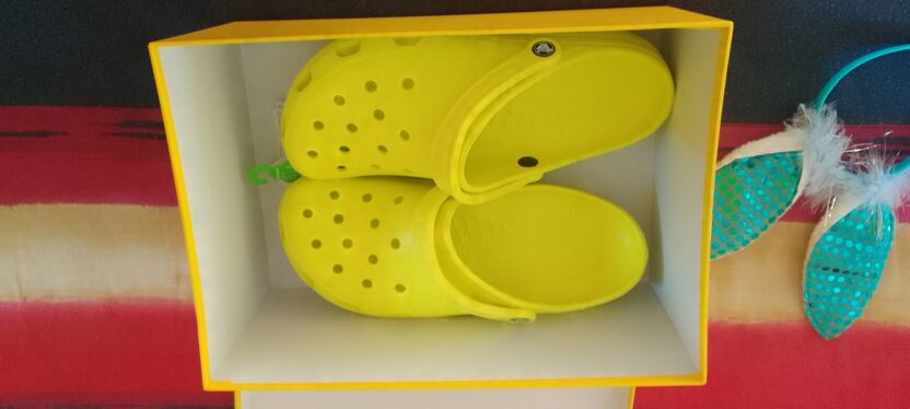 BRAND NEW MENS ORIGINAL CROC SHOES FOR SALE