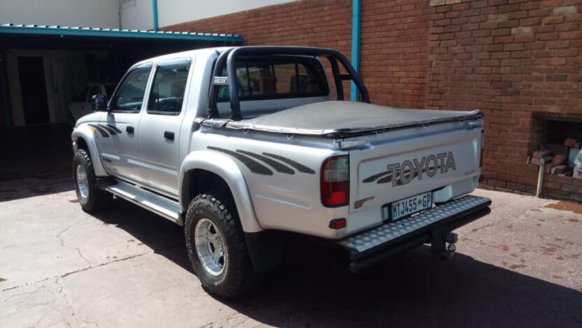 1986 TOYOTA HILUX 4X4