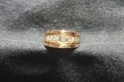 Very unique and rare Gold Wedding/engagement ring