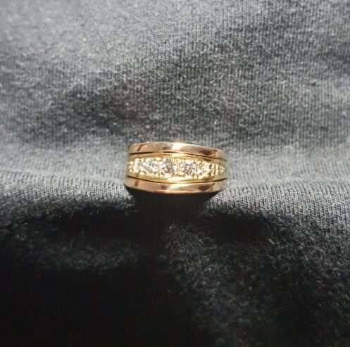 Very unique and rare Gold Wedding/engagement ring