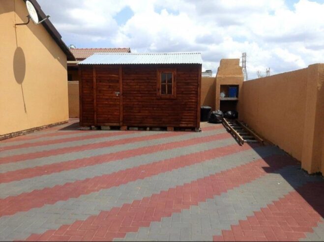 Affordable house for rental in Soshanguve Vv