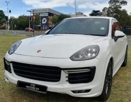 Porsche-Cayenne-GTS