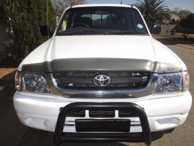 ’02 Toyota Hilux 2.7i Raider D/Cab