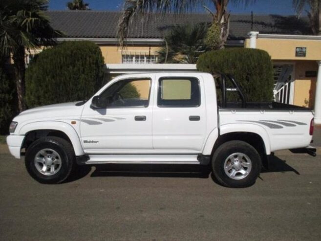 ’02 Toyota Hilux 2.7i Raider D/Cab