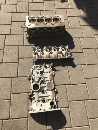 Nissan NP200 cylinder head