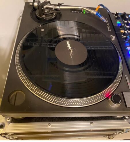 2 Technics SL1210M2 Turntables, Rane72 MK2Mixer,2 Ortofon Concorde Dj