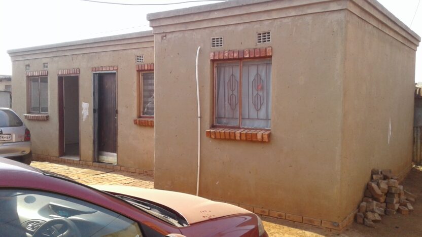 SPACE FOR ZOZO TO RENT IN PHOLA PARK TOKOZA