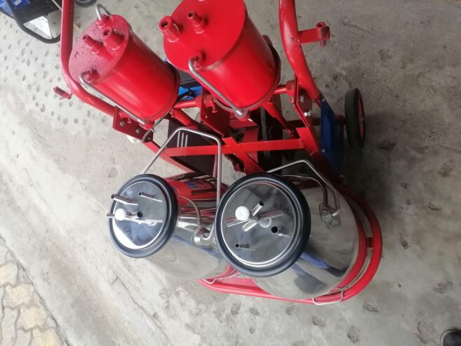 Double Bucket Electric Milking Machine